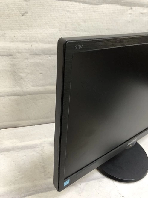 Монитор Philips 193V5LSB2