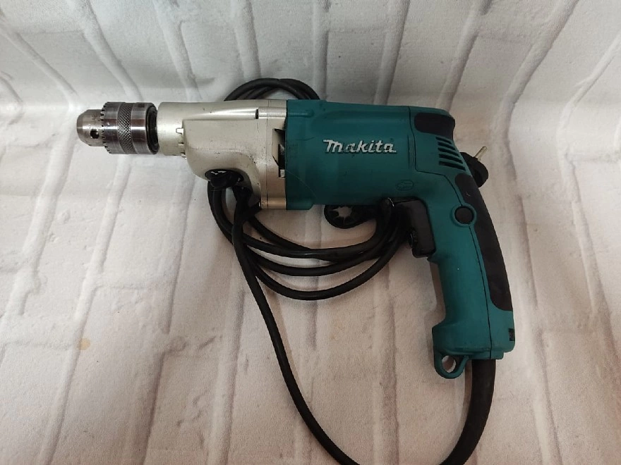 Электродрель  Makita DP4010