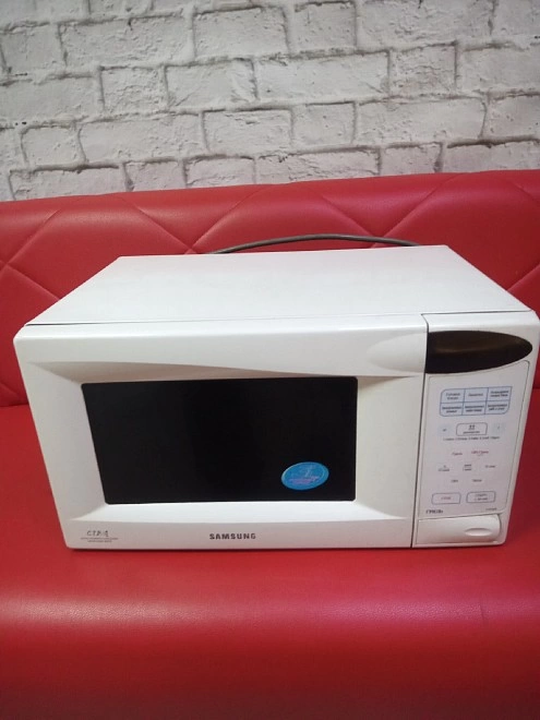 Микроволновая печь Samsung CE2833NR