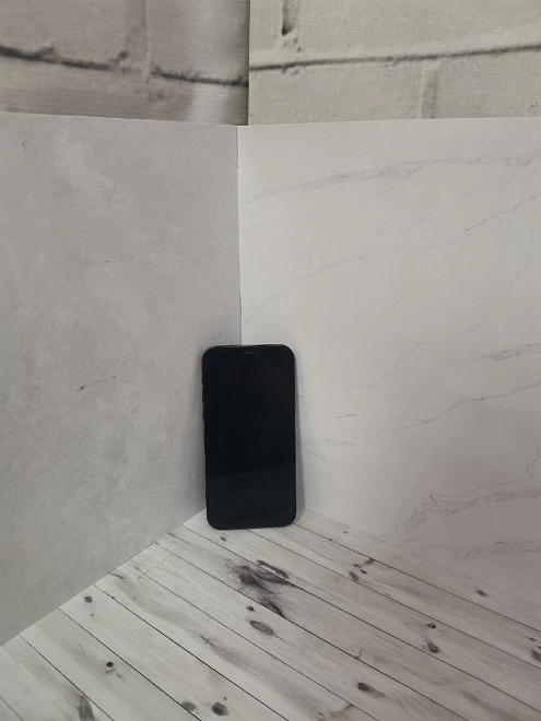 Смартфон iPhone 12 4/64