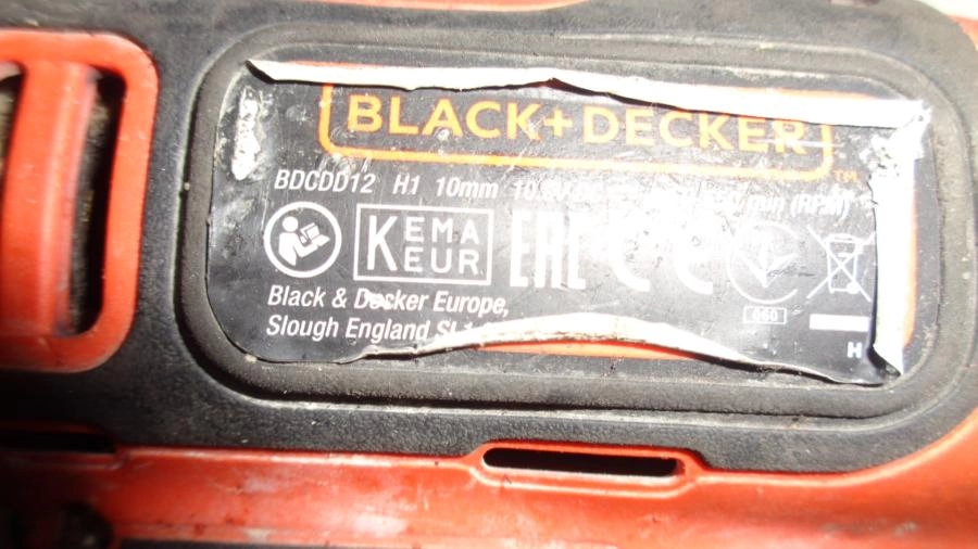 Дрель аккумуляторная BLACK & DECKER BDCDD12
