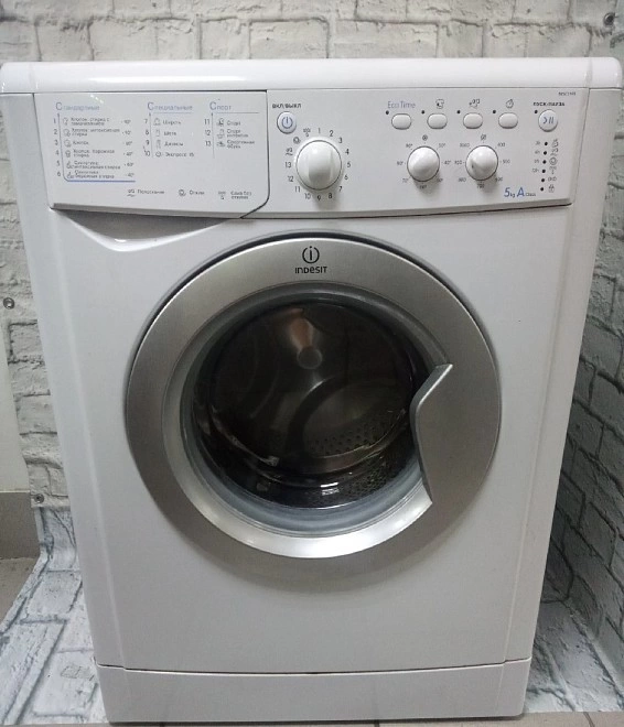 Стиральная машина Indesit IWSC5105