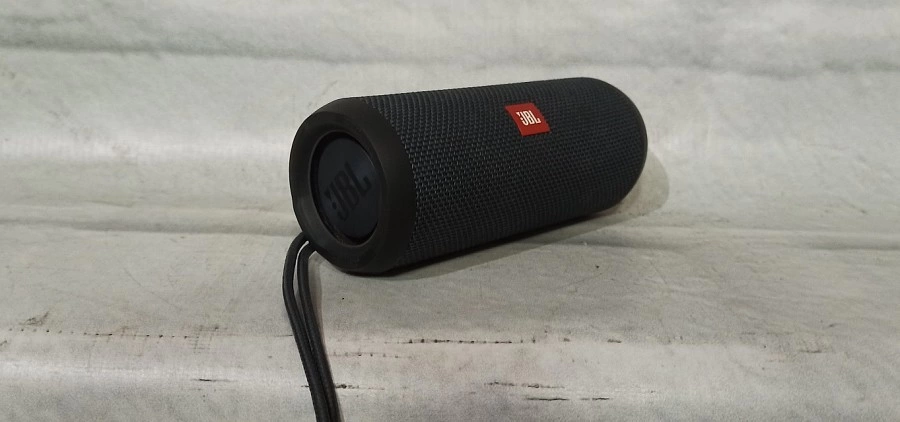 Портативная акустика JBL Flip Essential