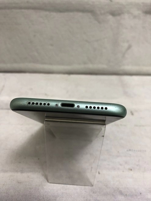 Смартфон Apple iPhone 11 4/128Gb