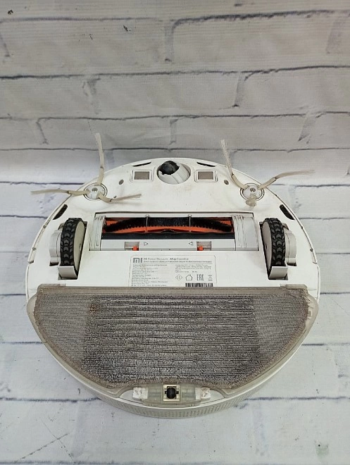 Робот-пылесос Xiaomi Mi Robot Vacuum-Mop Essential