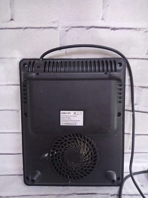 Плита настольная Dexp INS-2000