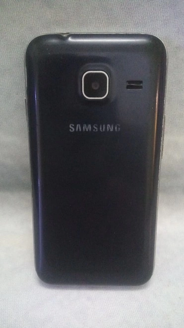 Смартфон Samsung SM-J105H Galaxy J1 mini