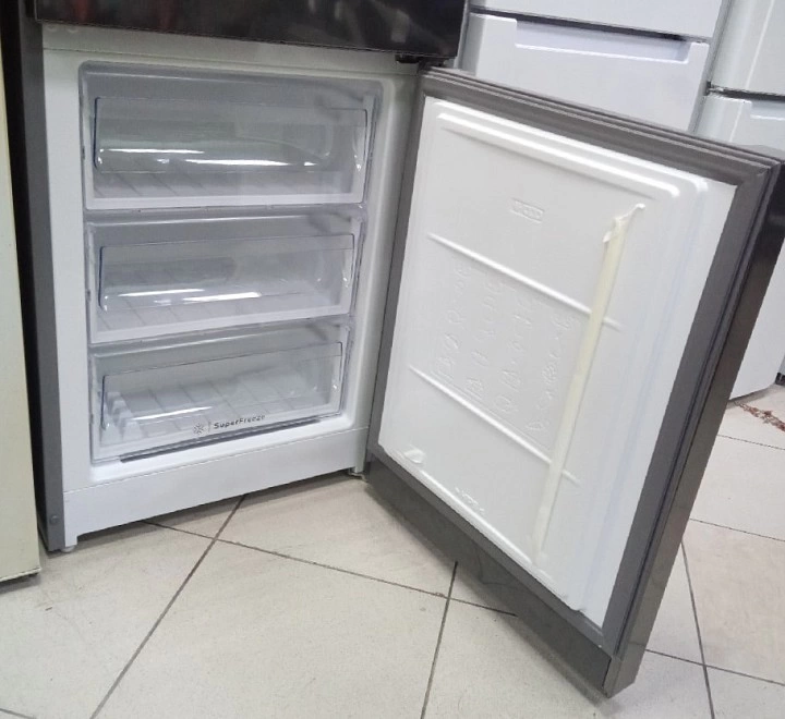 Холодильник Indesit ITS 5200 X