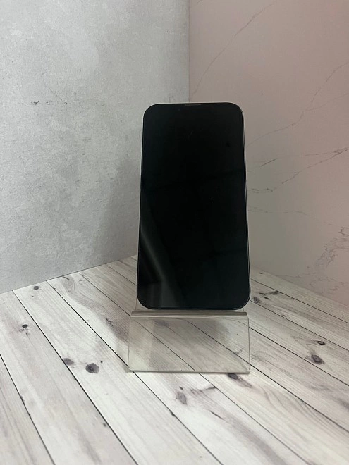 Смартфон Apple iPhone 13