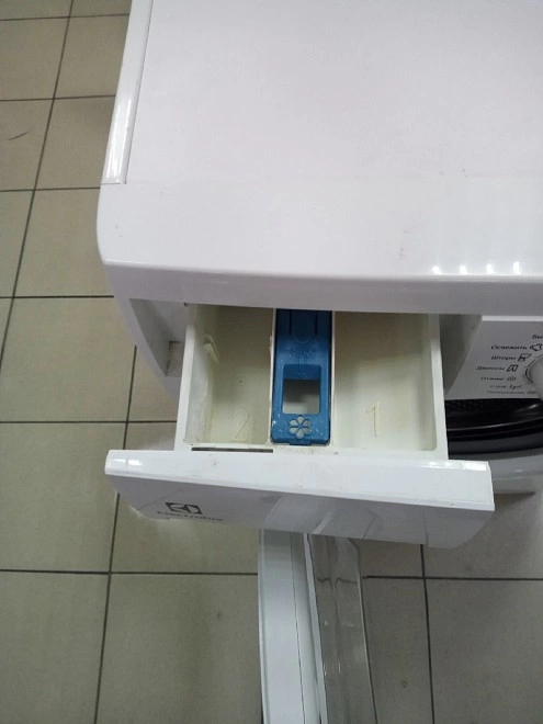 Стиральная машина Electrolux EWS1052NDU