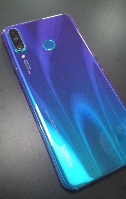 Смартфон HUAWEI Honor 20 lite 4\128