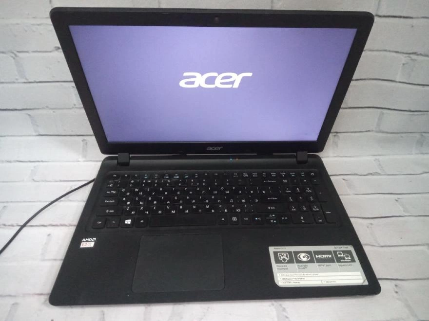 Ноутбук Acer Aspire ES1-524-21RZ (AMD E2 2GHz/4Gb/256Gb/R2)