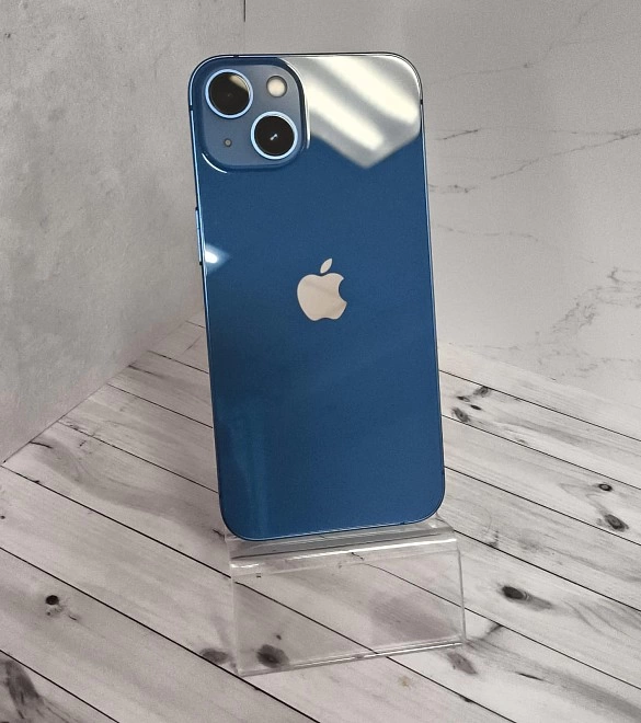 Смартфон Apple iPhone 13 128 ГБ