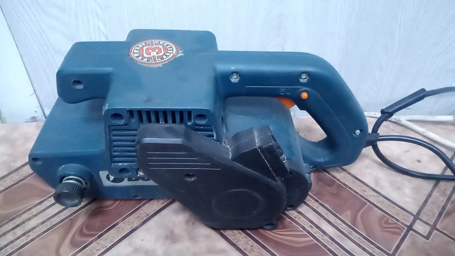 Шлифмашинка Bort BBS-800