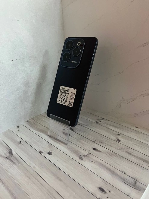 Смартфон Infinix HOT 40
