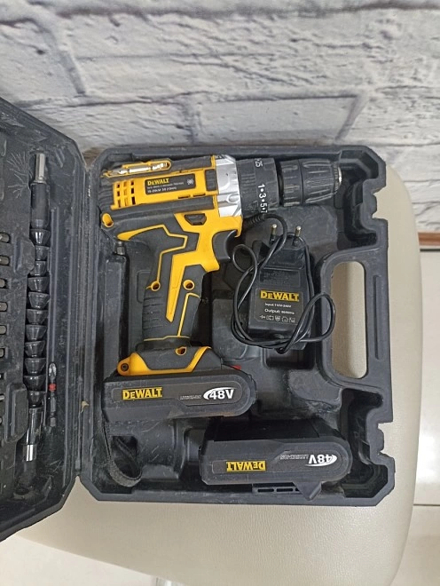 Шуруповерт DeWALT 18-25