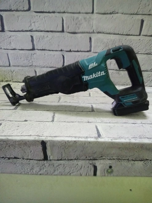 Электропила сабельная Makita DJR187RTE Li-Ion18В