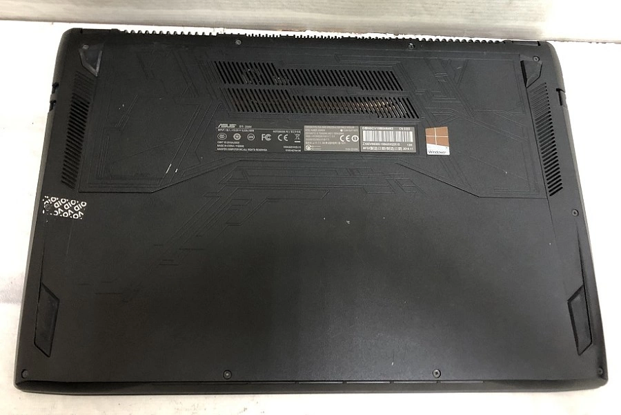 Ноутбук Asus i5-6300HQ 4/4 по 2.3Ghz/16 ОЗУ/SSD256+HHD/GF1060