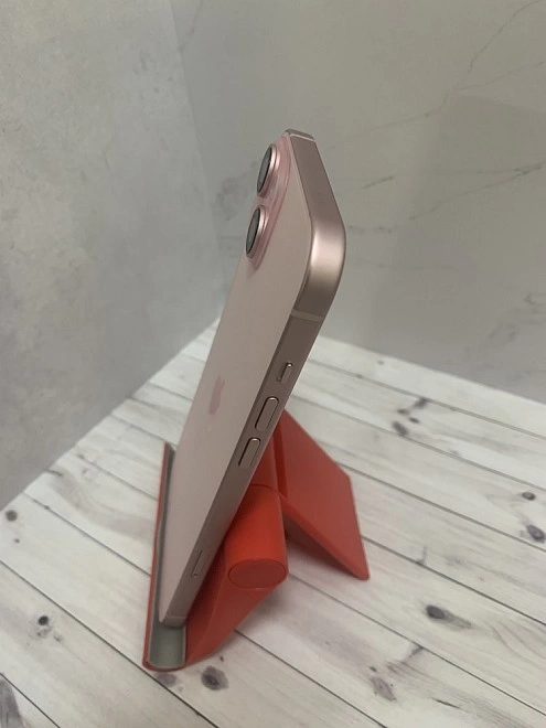 Смартфон Apple iPhone 15 Plus 6/128Gb