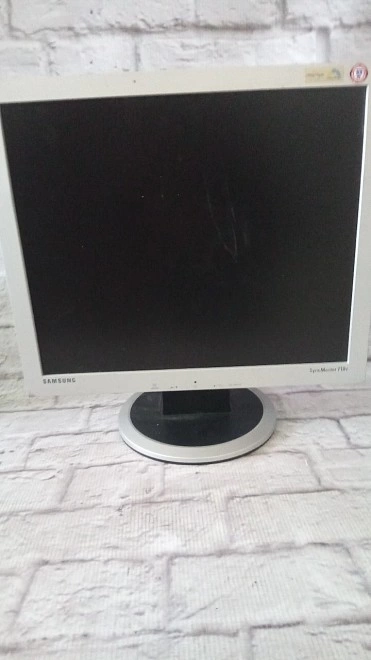 Монитор Samsung 710 V N