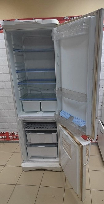 Холодильник Indesit C138G.016