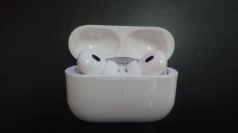 Наушники Apple AirPods Pro 2 MagSafe Charging Case (Lightning), б