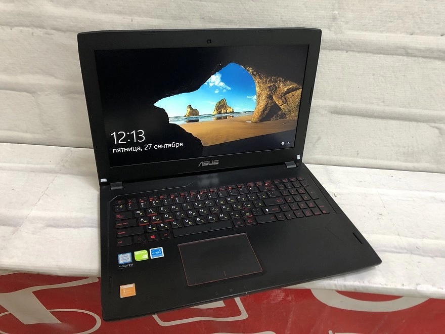 Ноутбук Asus i5-6300HQ 4/4 по 2.3Ghz/16 ОЗУ/SSD256+HHD/GF1060