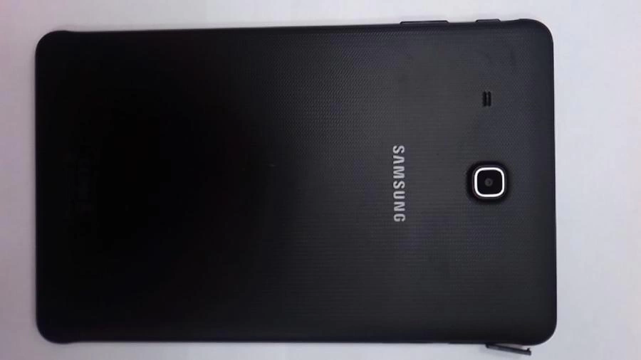 Планшетный компьютер с 3G Samsung Galaxy Tab E SM-T561