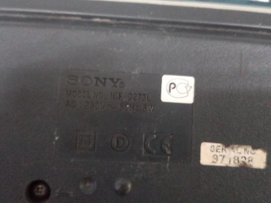 Часы электронные Sony ICF-C273L