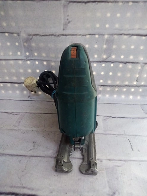 Электролобзик Makita M4301