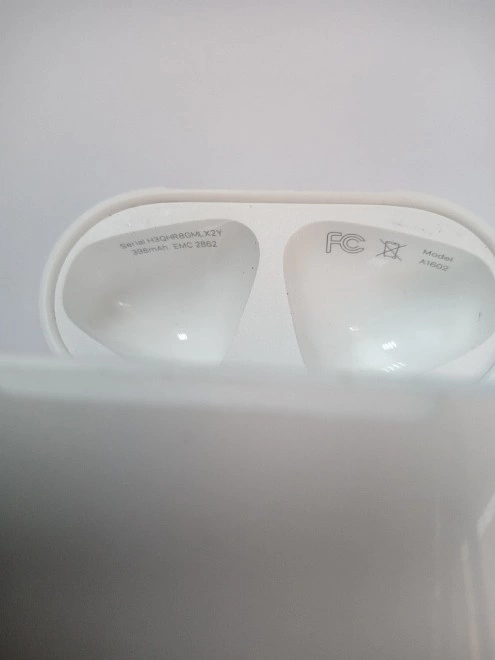 Наушники беспроводные Apple AirPods 2 (A2032/A2031/A1602)