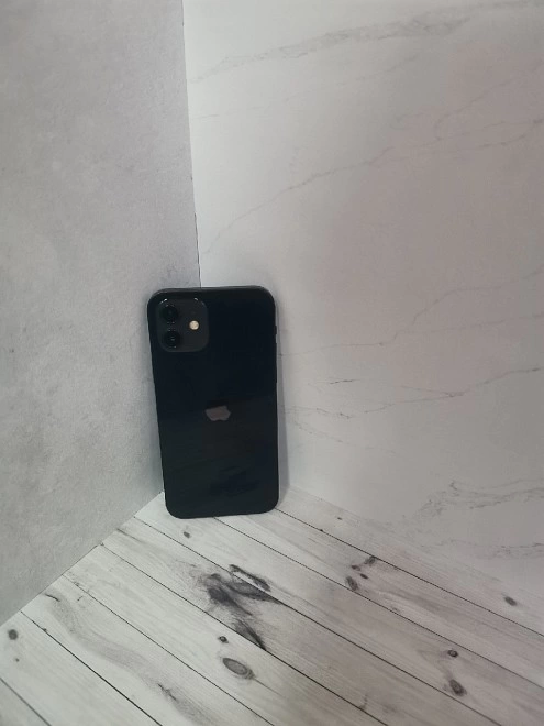 Смартфон iPhone 12 4/64