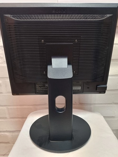 Монитор Sony SDM-S75A