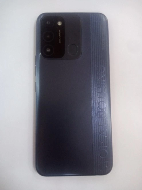 Смартфон TECNO Spark 8C 4+1/64
