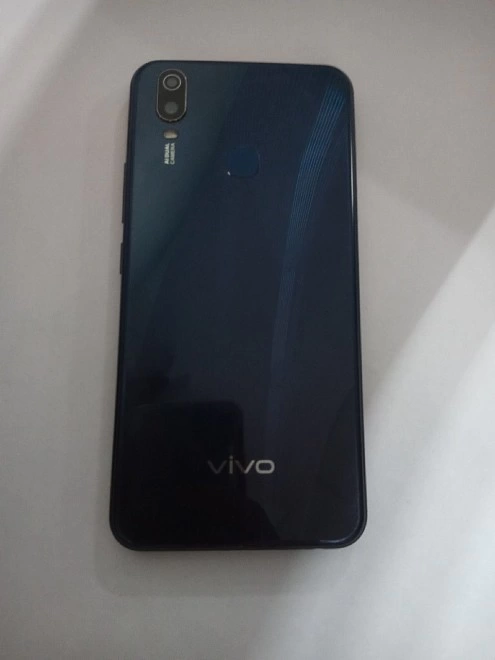 Смартфон  Vivo Y11 32 ГБ