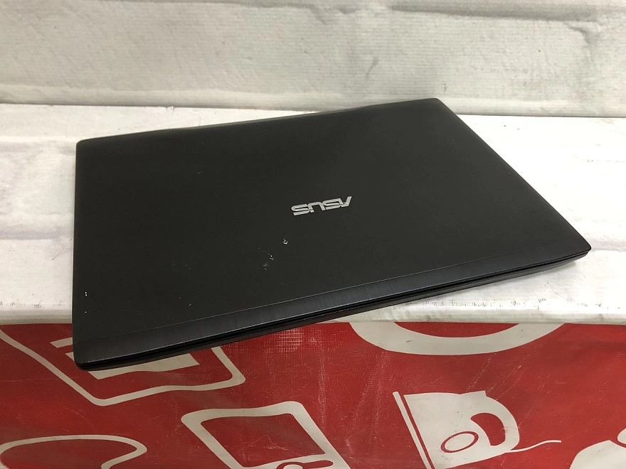 Ноутбук Asus i5-6300HQ 4/4 по 2.3Ghz/16 ОЗУ/SSD256+HHD/GF1060