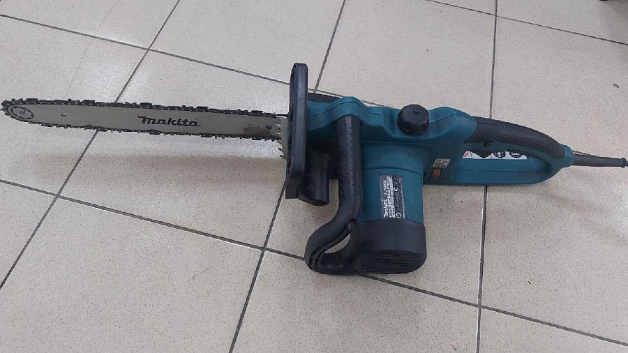 Электропила цепная Makita UC4020A