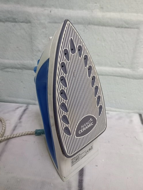 Утюг Binatone CEI 1011