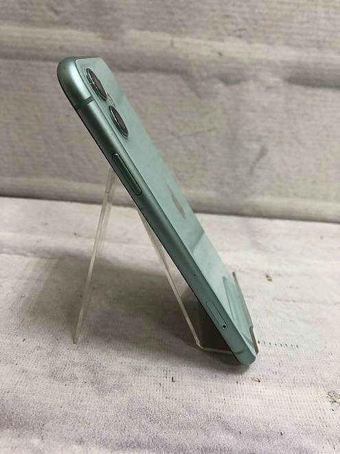 Смартфон Apple iPhone 11 4/128Gb