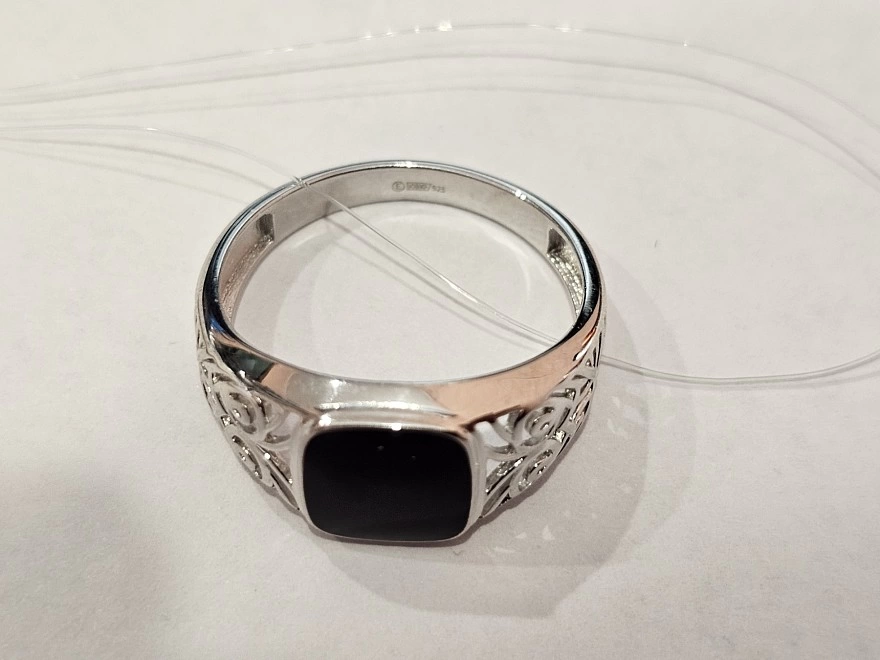 Печатка серебряная  925 проба 3,7гр 20р-р