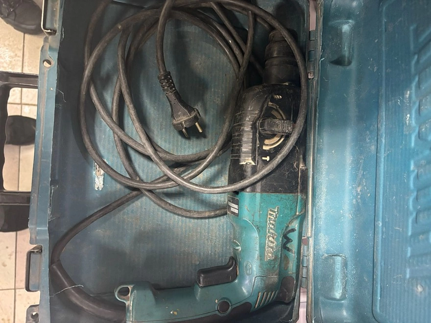 Перфоратор Makita HR2450