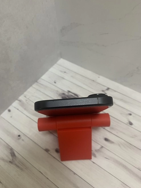 Смартфон Apple iPhone 16 8/128Gb