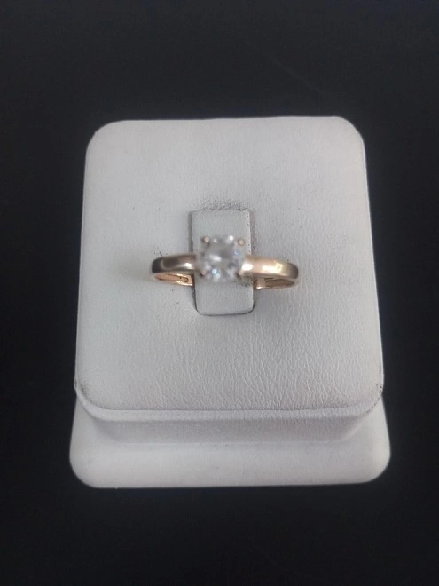 Кольцо золотое с камнями   585пр,1,1 гр,18р-р (ФМ)