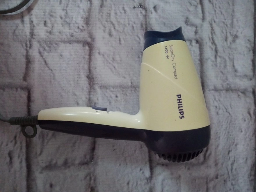 Фен PHILIPS HP8103 SalonDry Compact