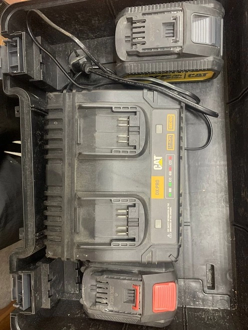 Зарядное устройство CAT CAT DXK901.1 1 for All 18V