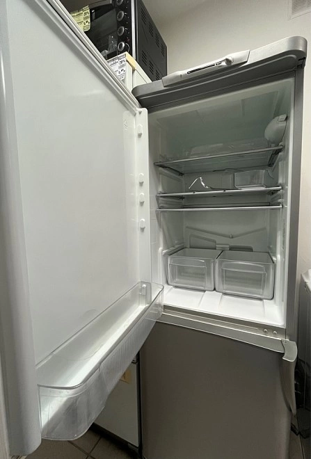 Холодильник Indesit C 132 G