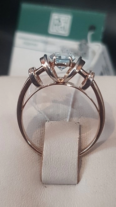 Кольцо золотое с камнями  585пр 3,84гр 18,5р-р ФМ