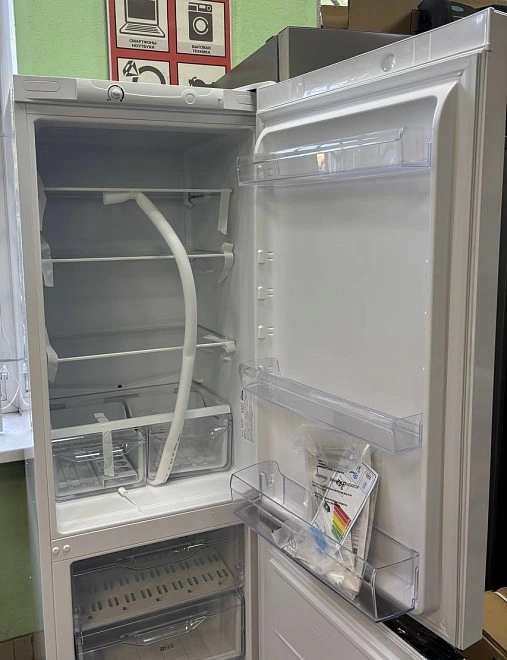 Холодильник Indesit DS 3180 W