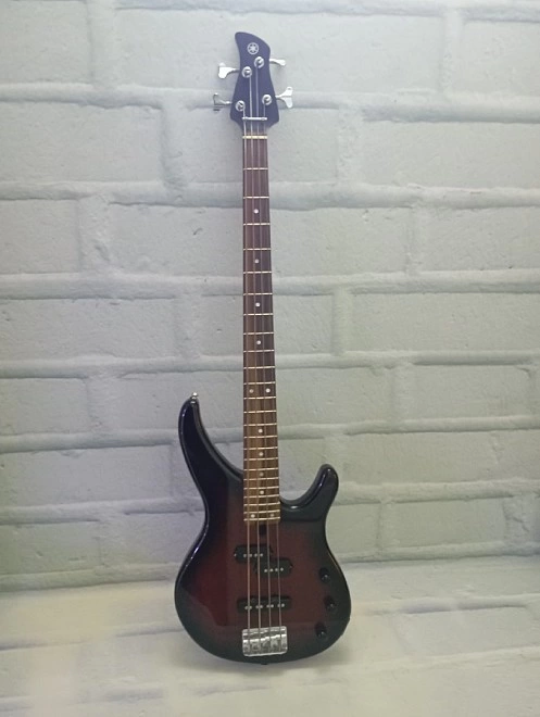 Басгитара Yamaha TRBX174