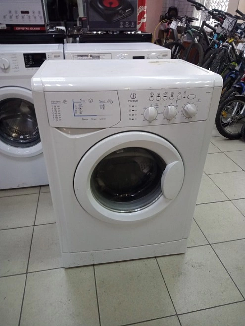 Стиральная машина Indesit WISL85